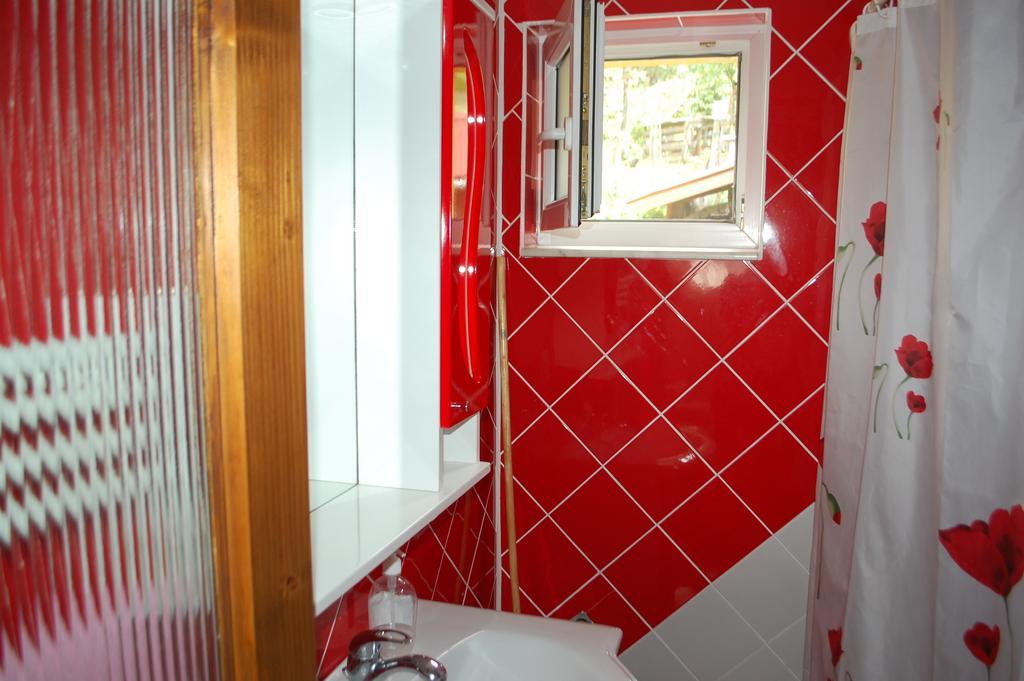 Casa Kiss Villa Совата Стая снимка