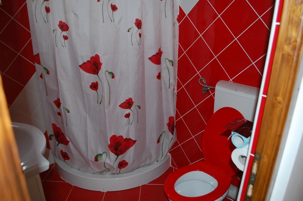 Casa Kiss Villa Совата Стая снимка